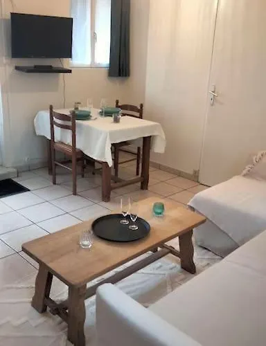 Apartamento Rez-de-chaussée Avec Cour *